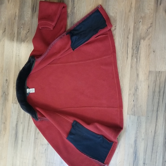 L.L. BEAN BURGANDY FULL ZIP FLEECE JACKET W/ FAUX FUR COLLAR & ZIPPERED POCKETS - Picture 16 of 16